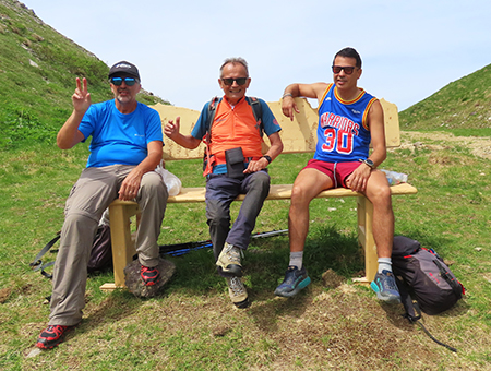 Bello il ‘Sentiero delle panchine ‘ ad anello da San Simone-Passo San Simone + Forcella Rossa-17giu25 - FOTOGALLERY